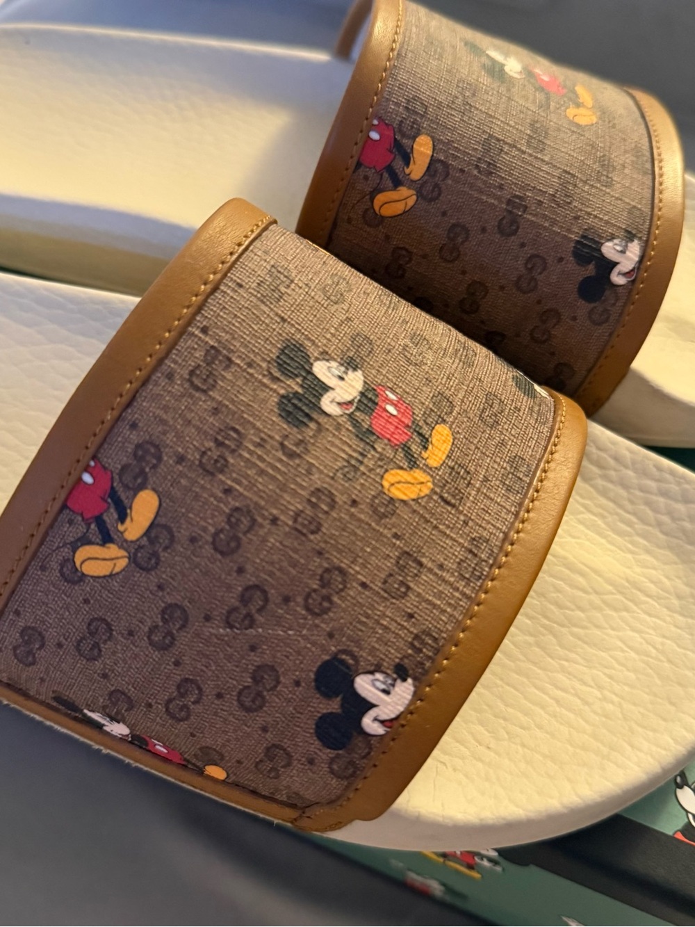 Disney x Gucci Women’s Mickey Print Brown Slide Sandals - Picture 2 of 8